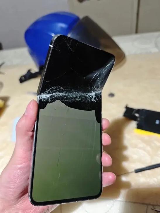 屏幕摔坏了怎么办截图