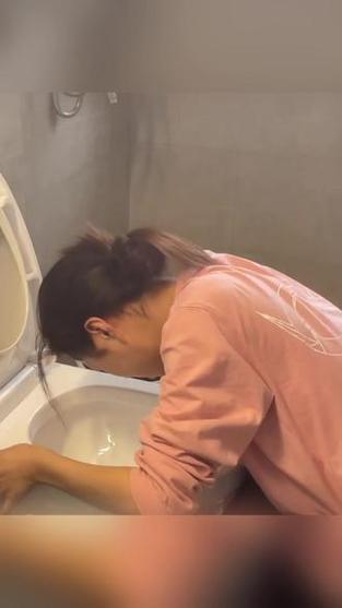 实录孕吐视频
