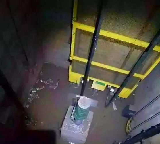 电梯下面为什么有水