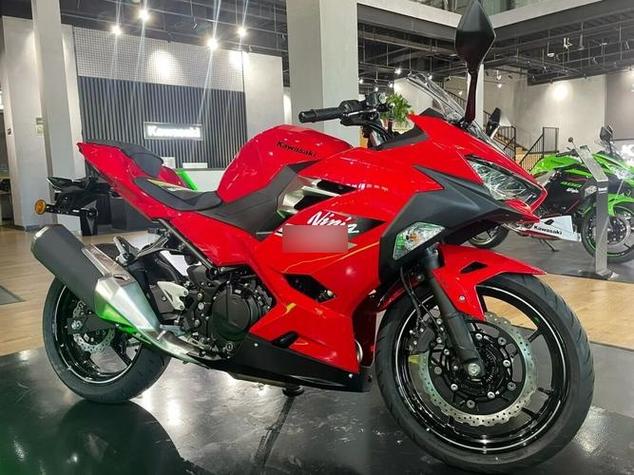 新款ninja400的配色