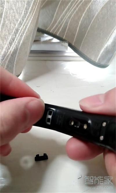 荣耀手环6表带拆卸教程图标