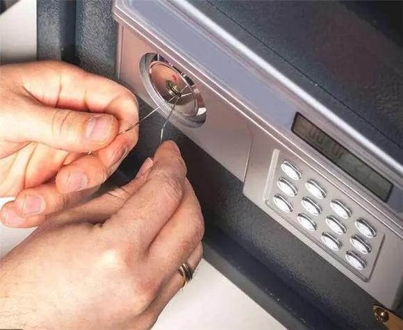 保险箱忘记密码了怎么打开