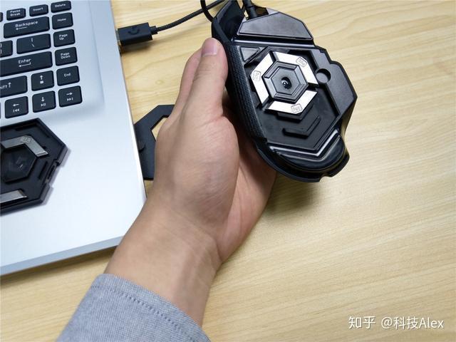 g502适合抓握还是趴握图标