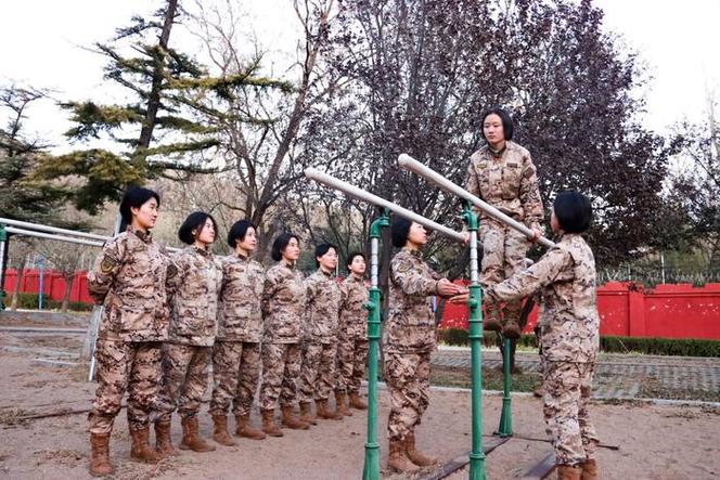 《女兵突击》满天星在线观看