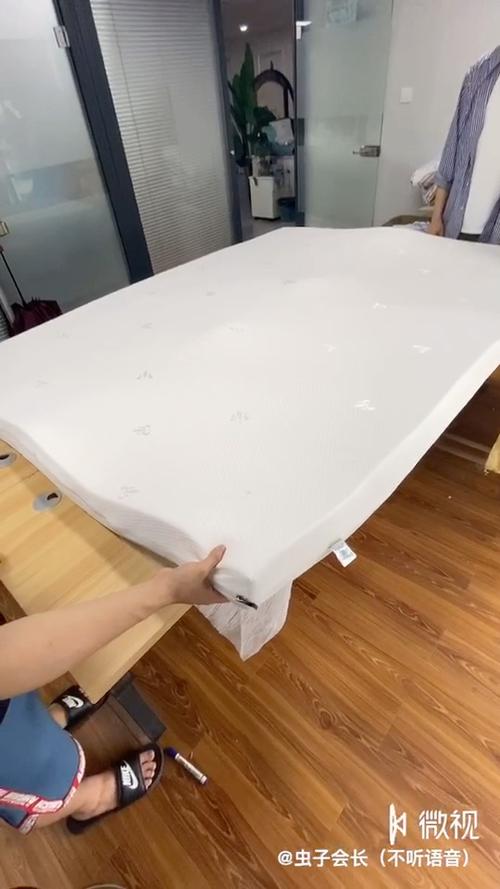 飞鸟集市卖的东西是正品吗