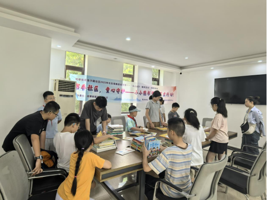 一个图书管理系统有如下信息截图