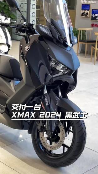雅马哈黑武士摩托车