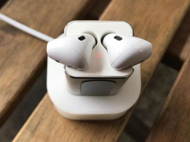 airpods有电但是灯不亮