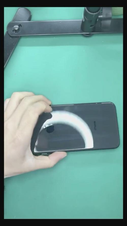 苹果底下两个扬声器只响一个截图