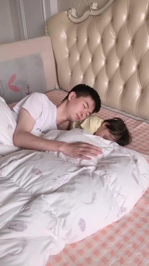 哄娃睡觉