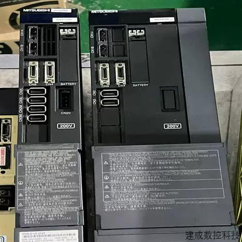 三菱mds驱动器显示d1