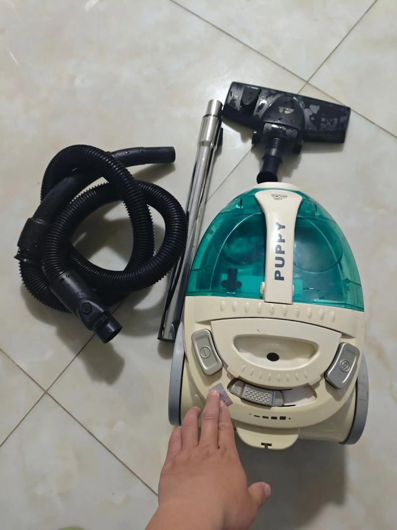 小狗吸尘器吸尘盒怎么拆缩略图