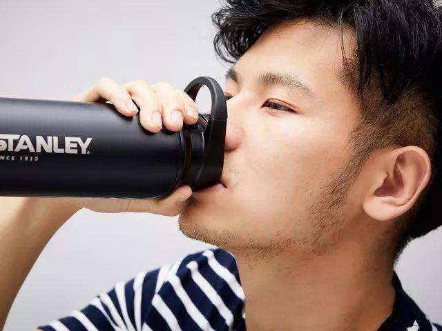 热水瓶是不能用来装冰块的截图