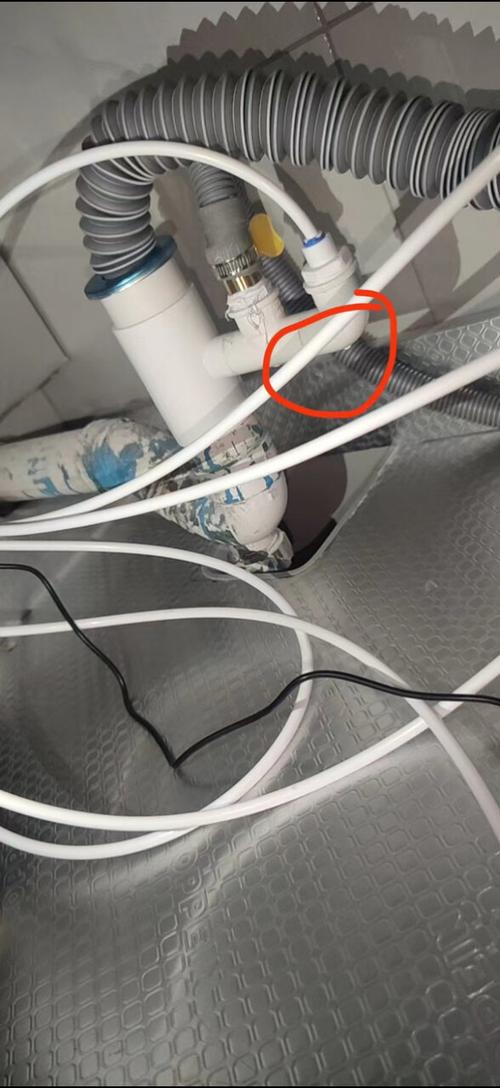 家用净水机显示缺水的原因缩略图