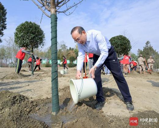 四川省领导植树