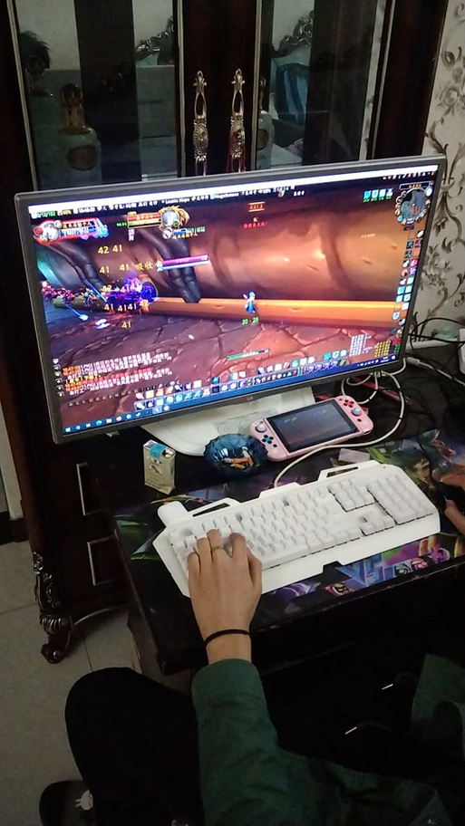 魔兽世界怎么私聊陌生人