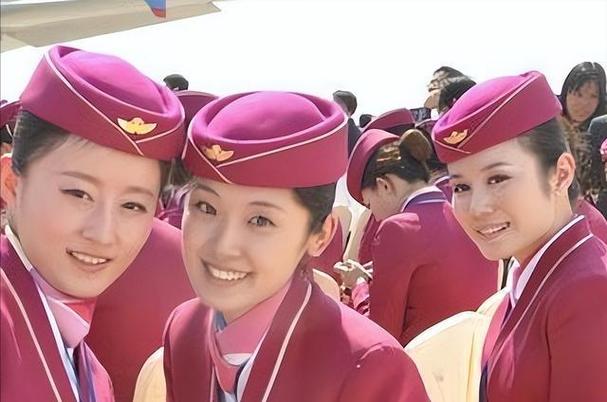 长发女空姐散开头发截图