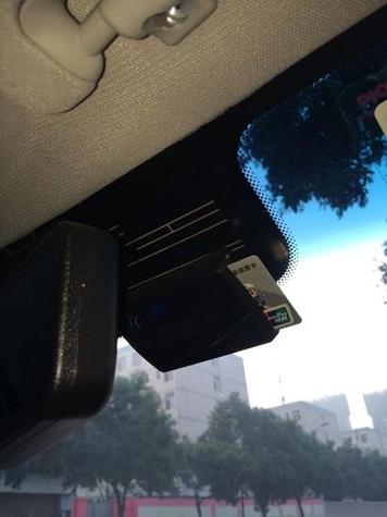 行车记录仪为什么一直叫图标