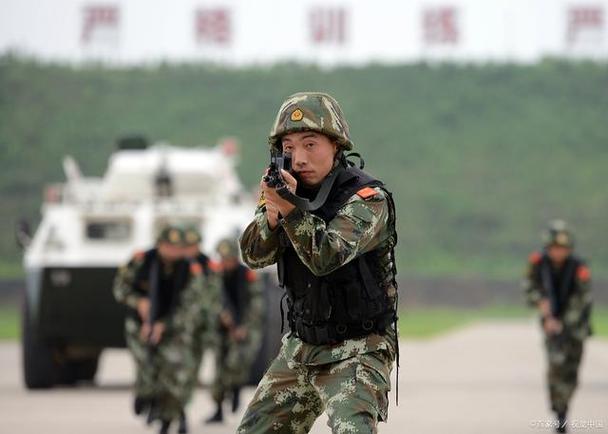 没当过兵可以当特警吗