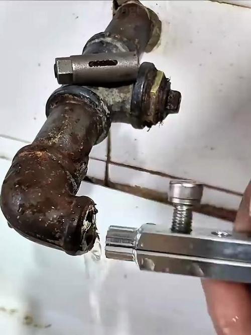 水龙头软管接头锈死