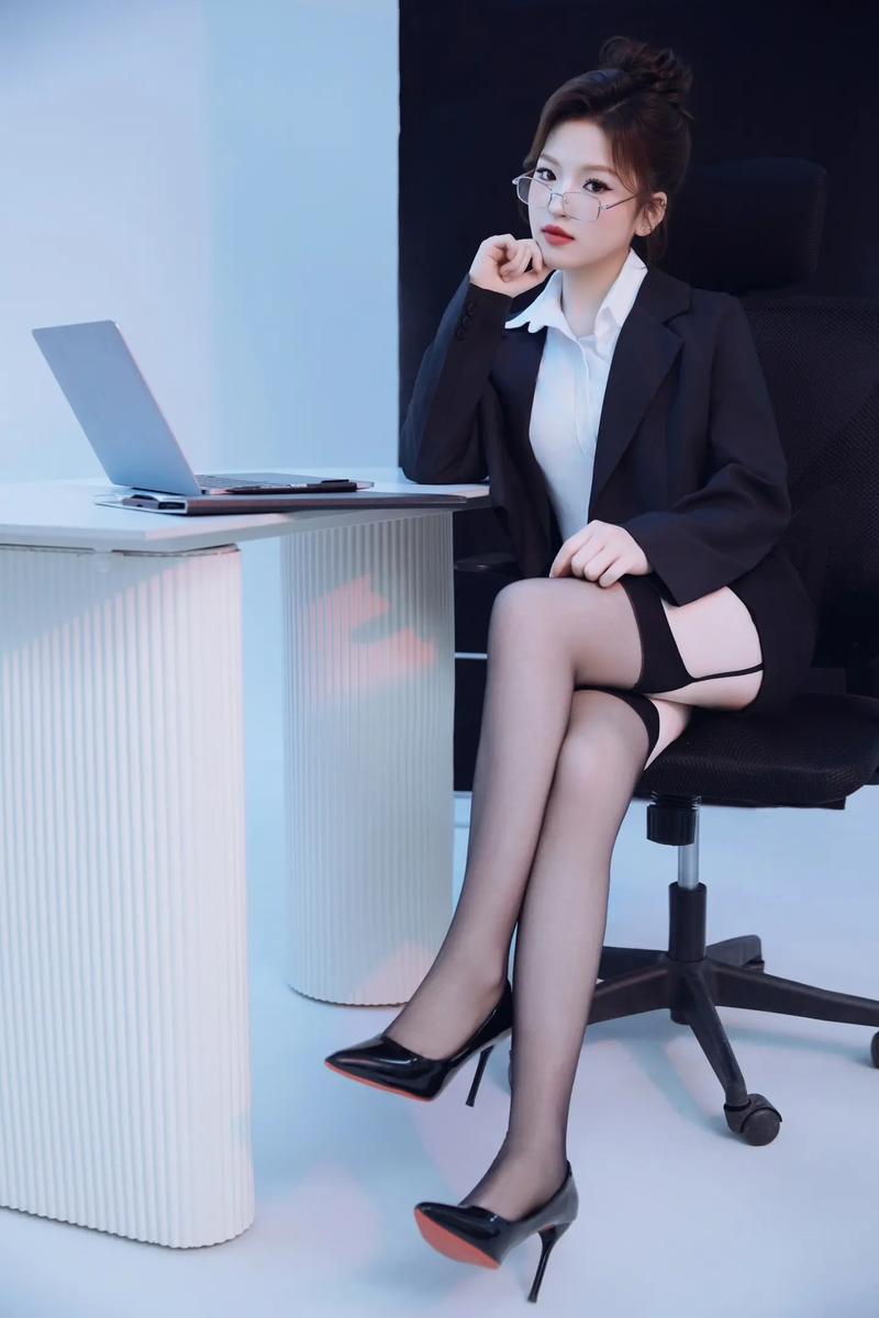 《官运》从女领导的秘书开始