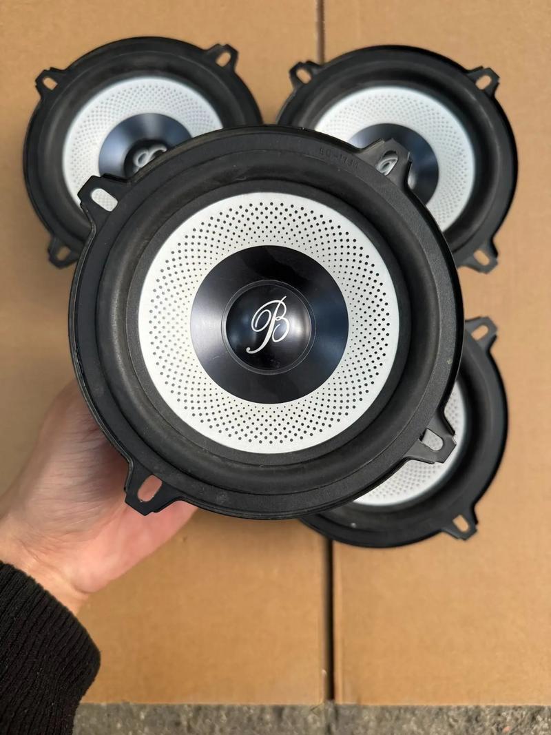 车子熄火后音响还在响