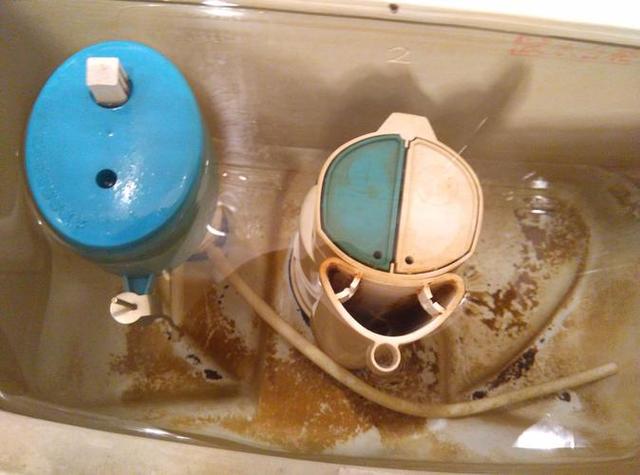 马桶修理水箱漏水