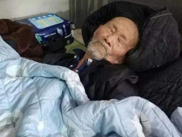 睡着后发出怪声游戏截图