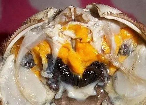 活螃蟹里面黑黑的浆糊
