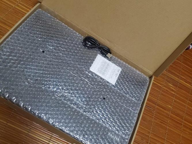 散热风扇转一下停一下正常吗