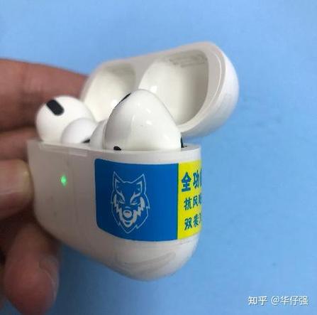 蓝牙耳机盖上盖子还连接的