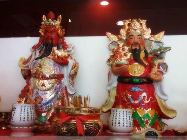 一个店里能请两个财神爷吗