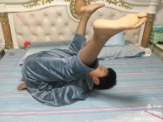 床上翻跟头什么意思图标
