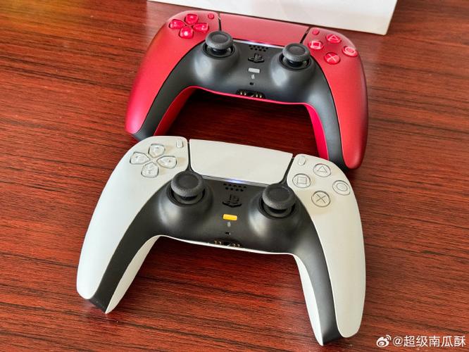 ps5手柄亮红光