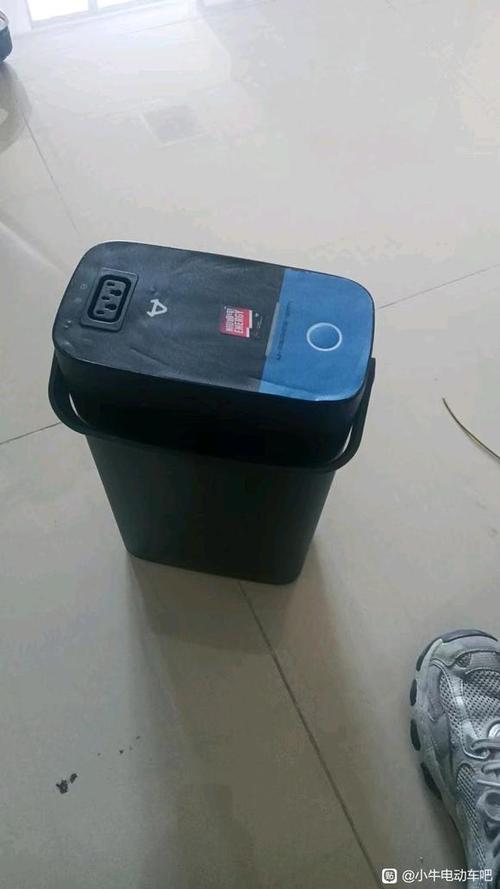 小牛电动车电池拆卸步骤缩略图