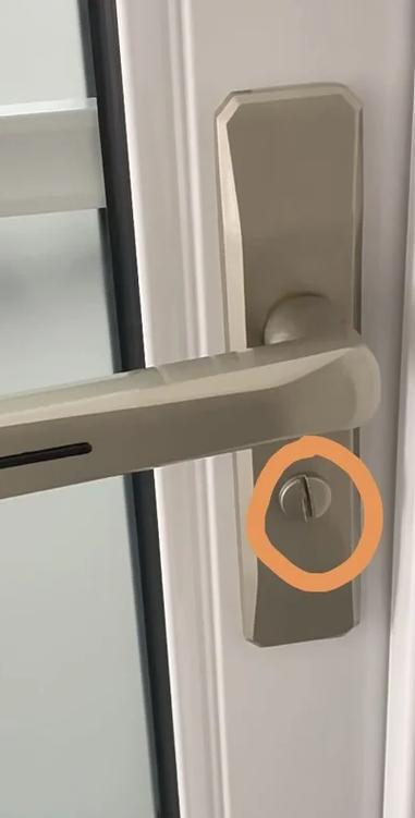 门反锁坏了拧不起作用