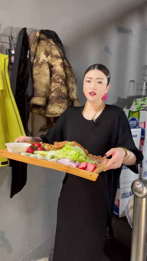 最美烧烤老板娘