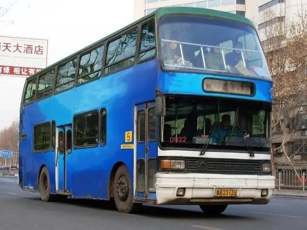 济南双层公交车