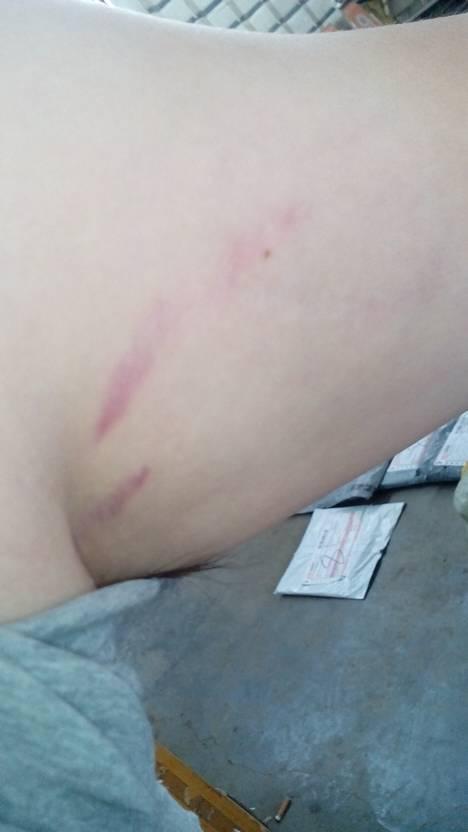 胳肢闺蜜腋下