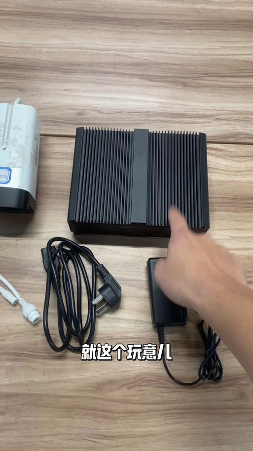 监控旁边的盒子是什么缩略图