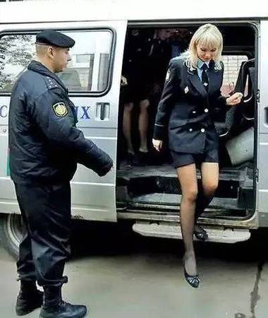 什么样女孩吸引警察