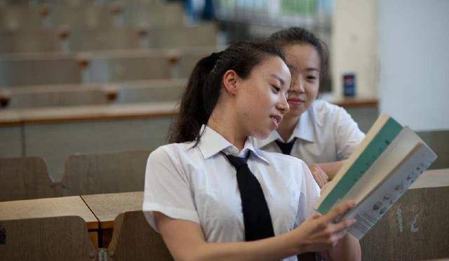 女孩子大专毕业的出路