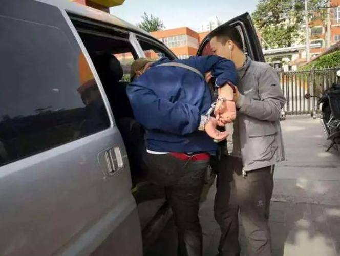 信用卡逾期警察上门抓人是真的吗截图