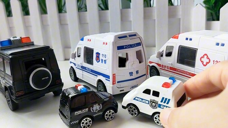 消防车和警车和救护车