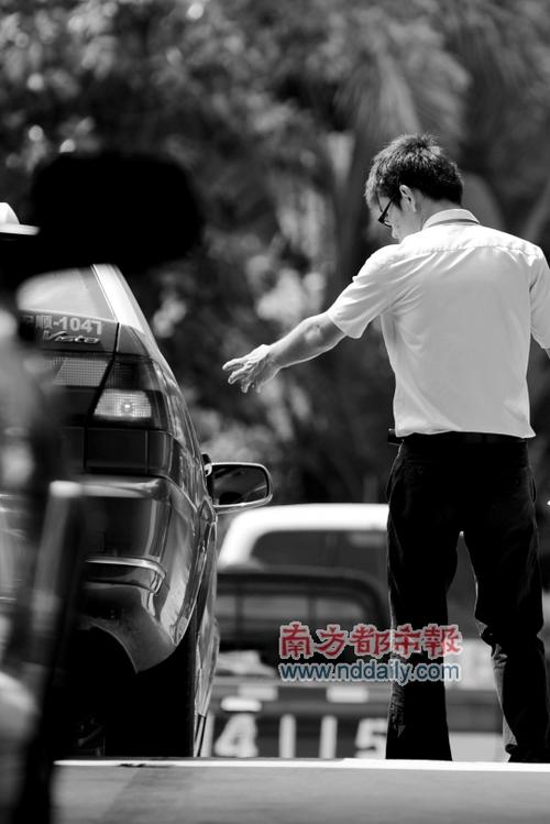 开镜子弹往上打怎么调