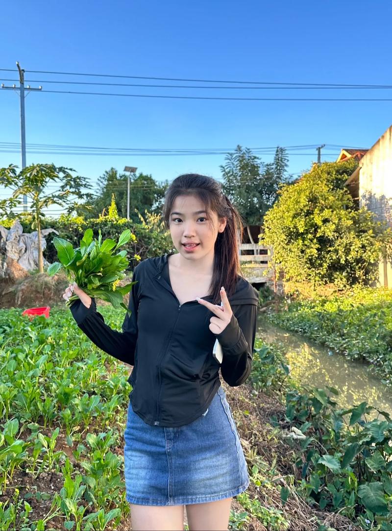 村女也疯狂 闲鱼coco 笔趣阁截图