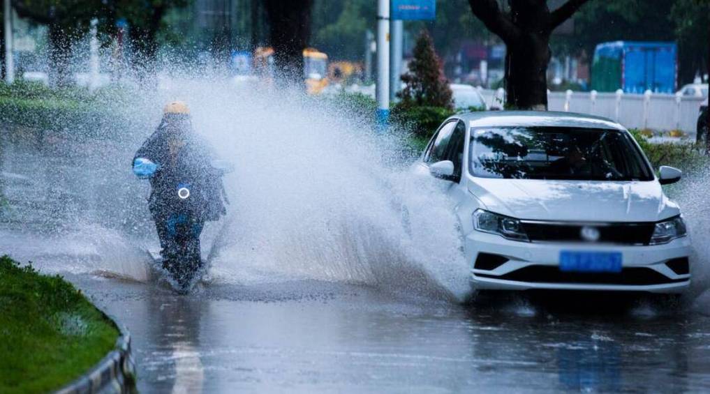 车子淌水只要没熄火就没事吗