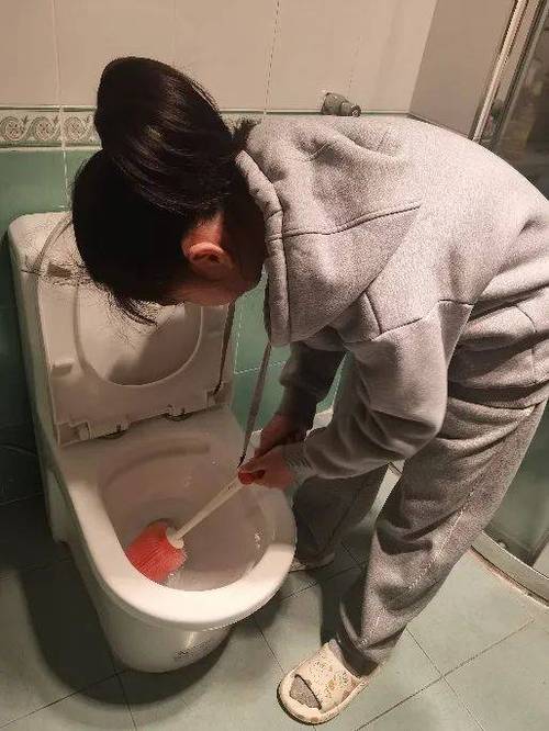 没有独卫怎样洗屁股
