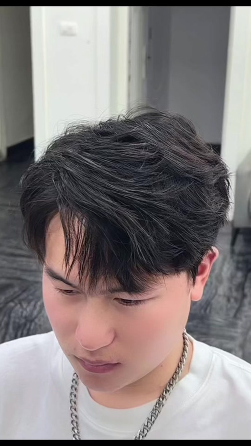 男士用啫喱水好还是发胶好