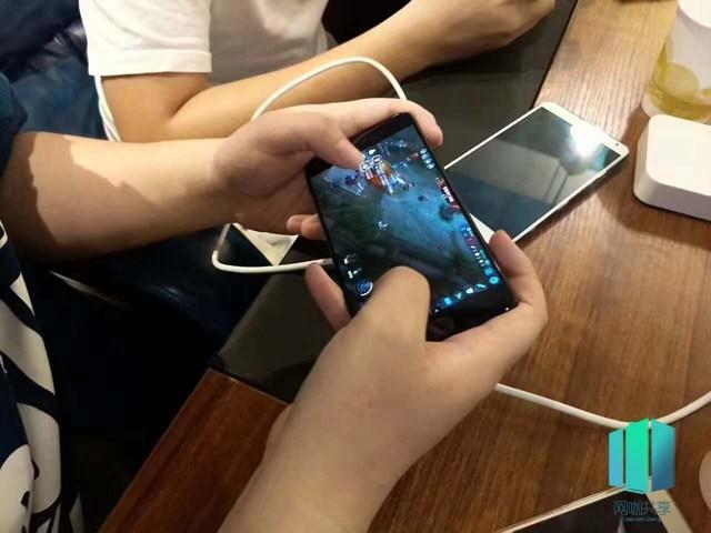 职业选手打手机握法王者